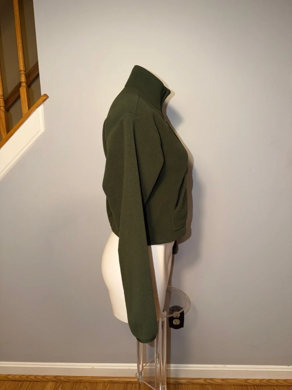 TNA Ladies Hunter Green Fleece Cropped Full Zip Jacket. X-small.